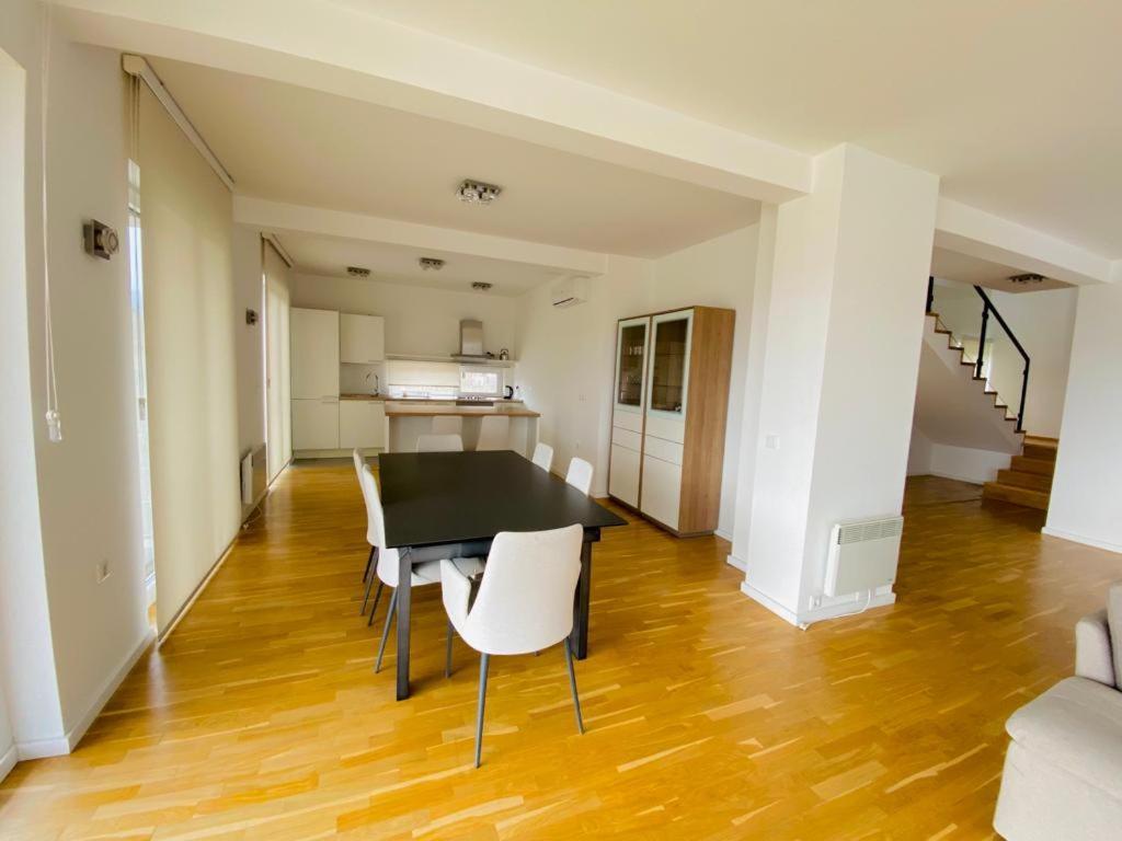 Modern In Paradise Villa Sarajevo