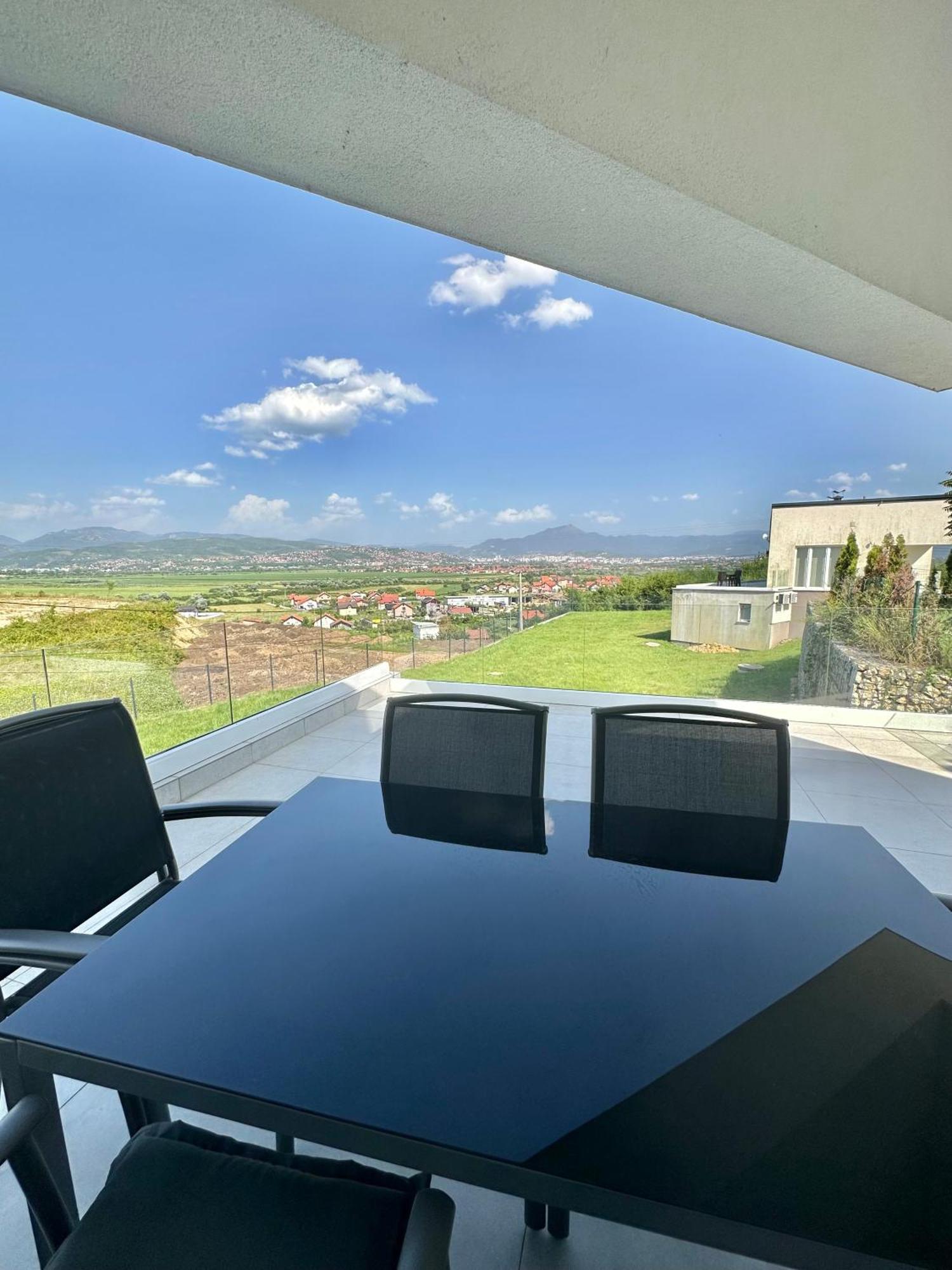 Modern In Paradise *