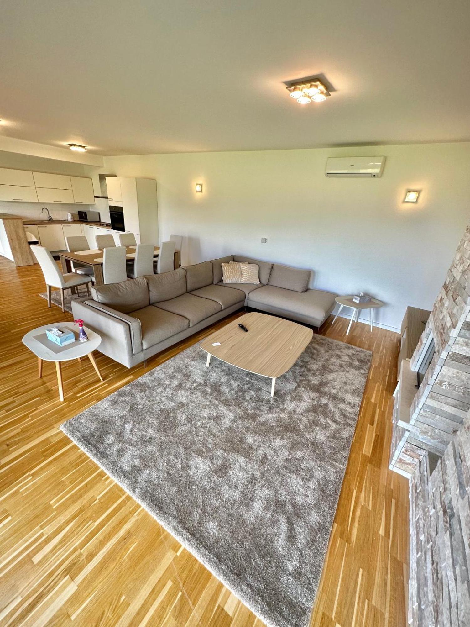 Modern In Paradise Villa *