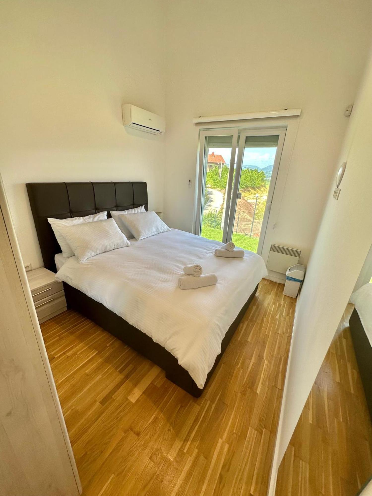 Modern In Paradise Villa Sarajevo
